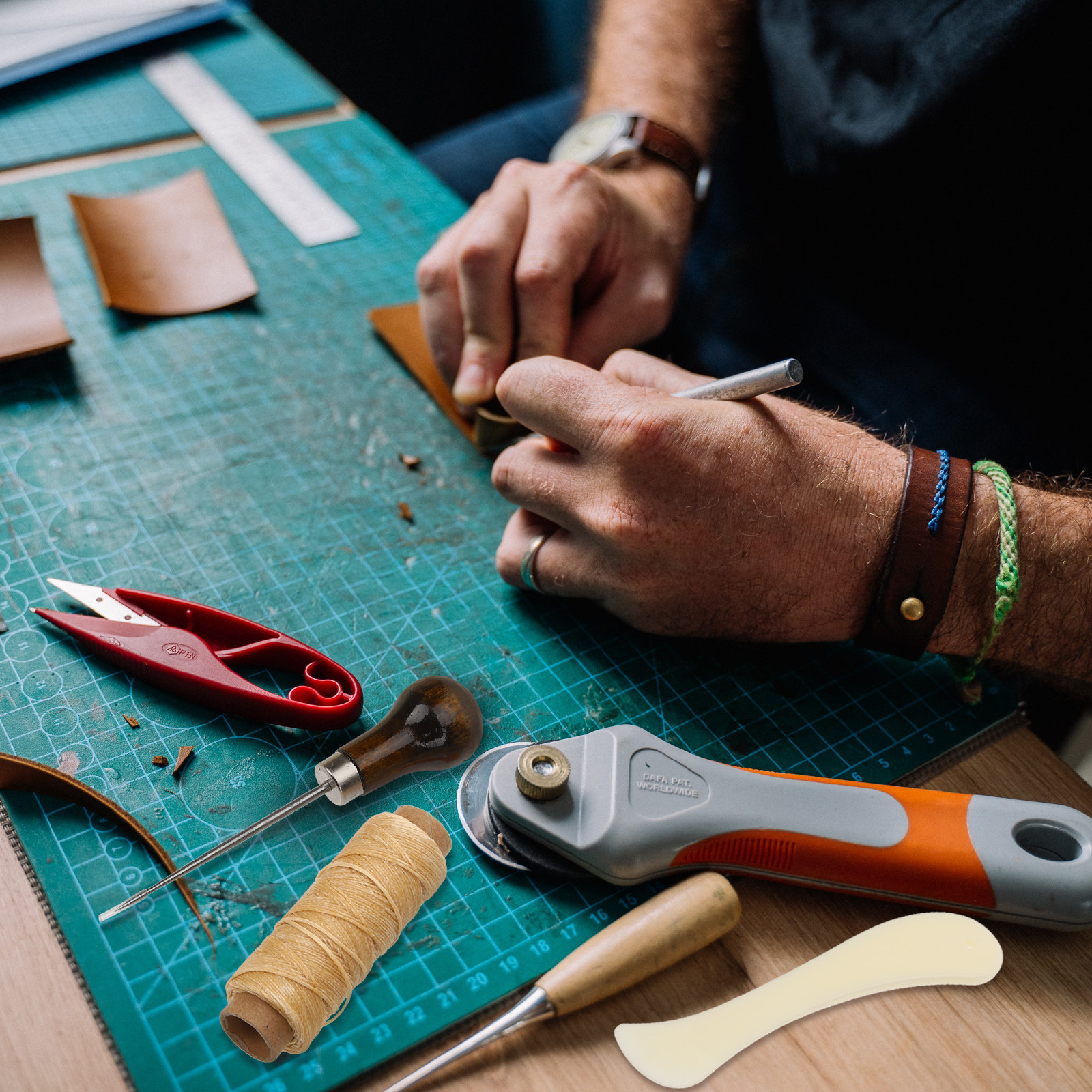 1Set Tool Kit Complete DIY Sew - Leatherwork For Beginners 评论和价格