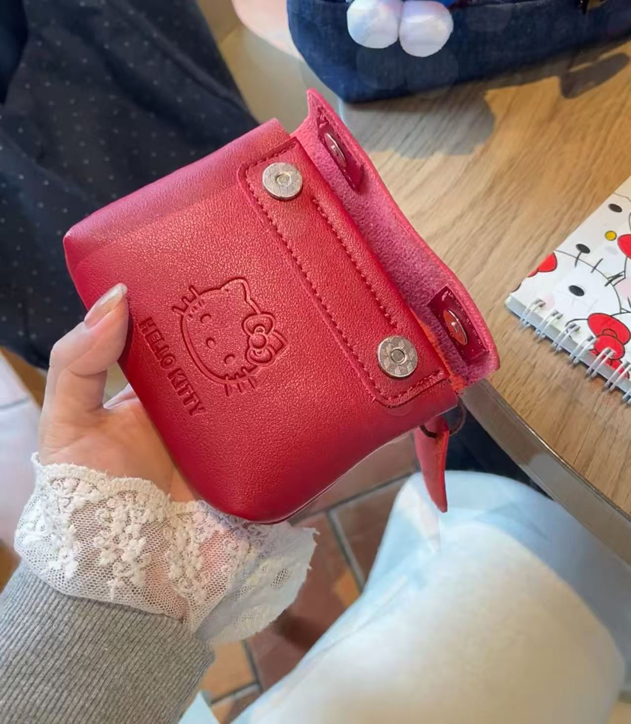 Cute Hello Kitty Red Leather C - Leatherwork Wallet 评论和价格